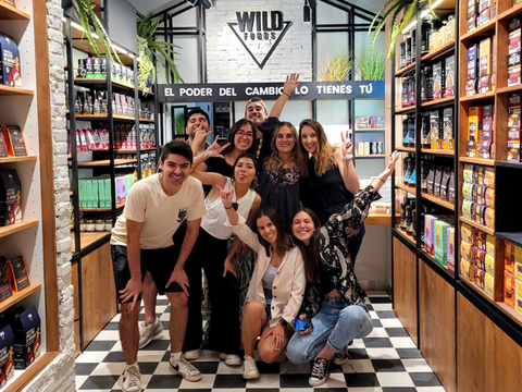 Equipo de The Wild Foods en tienda